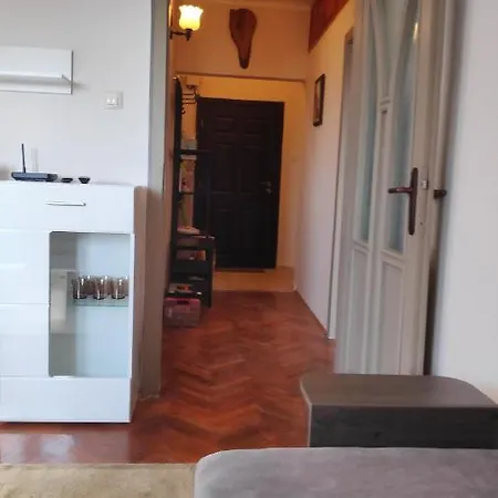 Unique Location With Parking بورغاس