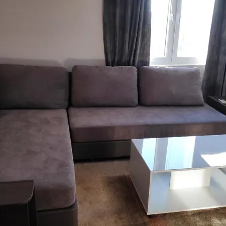 Unique Location With Parking דירה בורגאס