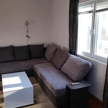 Unique Location With Parking דירה בורגאס