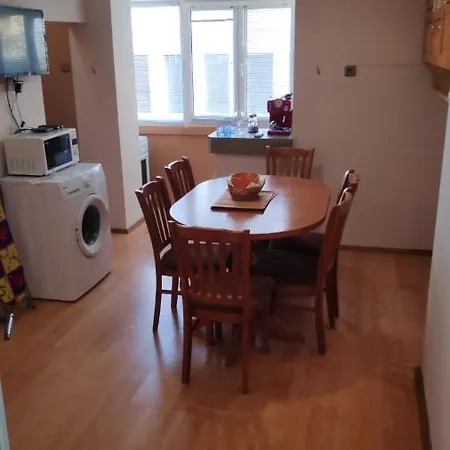 Unique Location With Parking Apartament *