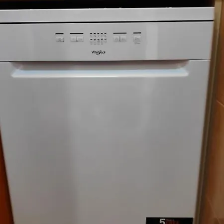 Unique Location With Parking בורגאס