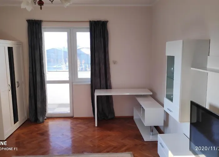 Апартамент Unique Location With Parking *