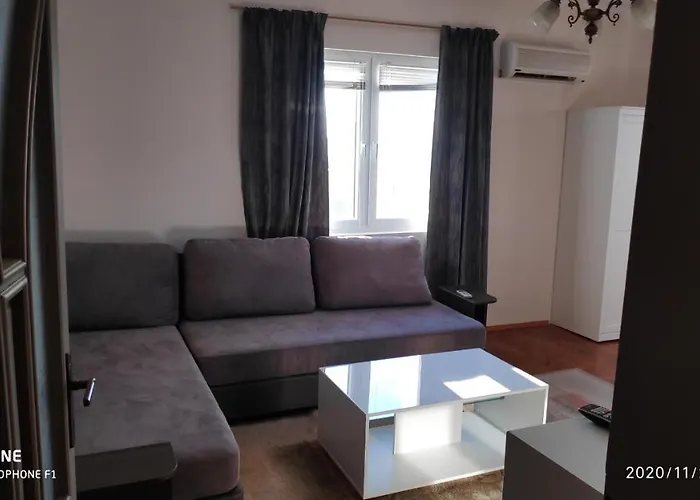 Апартамент Unique Location With Parking *